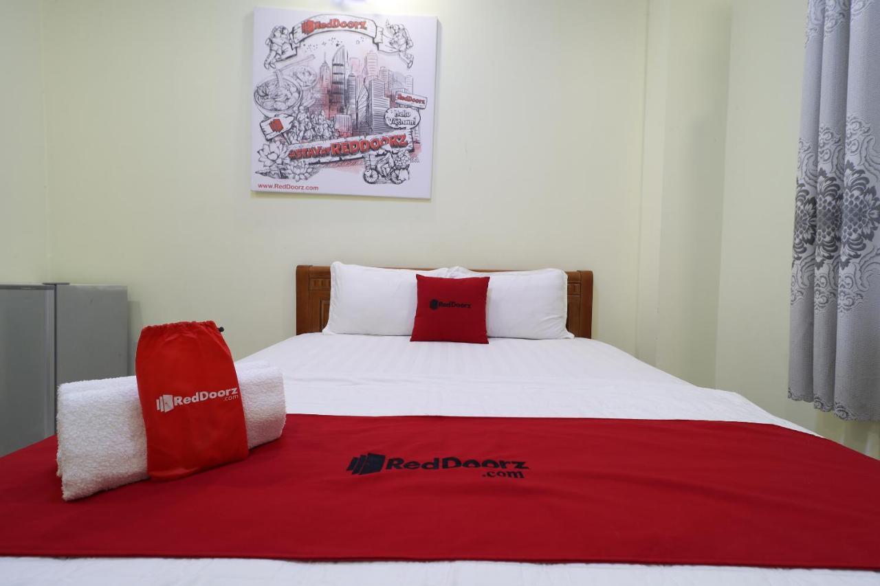 Reddoorz Plus @ Dong Den Street Hotel Ho Chi Minh City Exterior photo