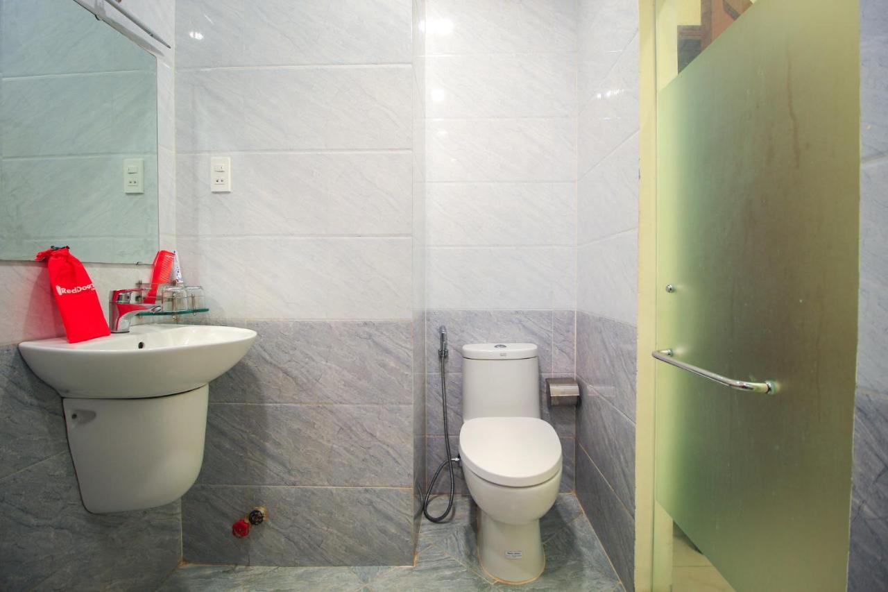 Reddoorz Plus @ Dong Den Street Hotel Ho Chi Minh City Exterior photo