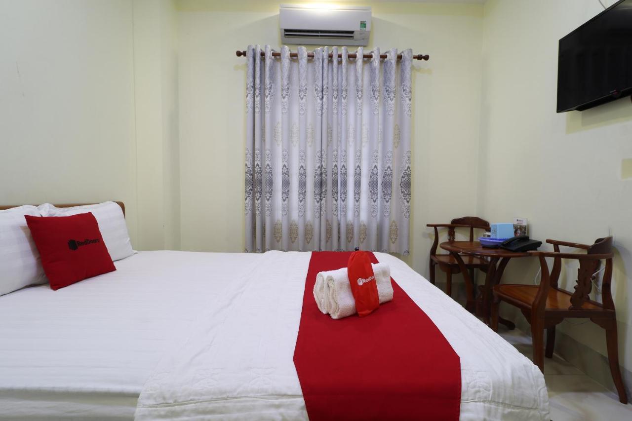 Reddoorz Plus @ Dong Den Street Hotel Ho Chi Minh City Exterior photo